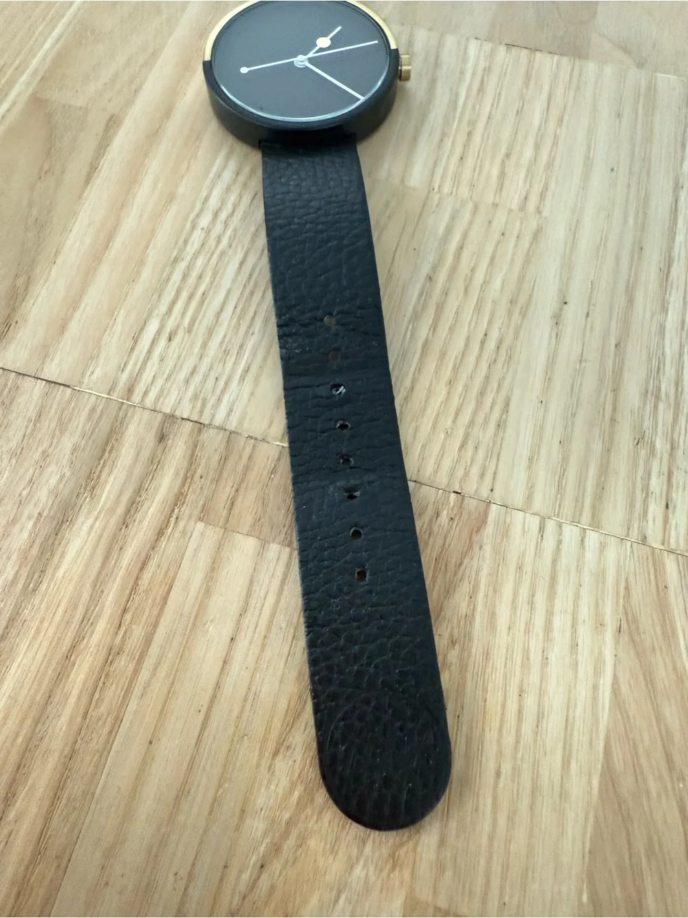 AARK eclipse gold tone and black leather minimalist watch NEW BATTERY
